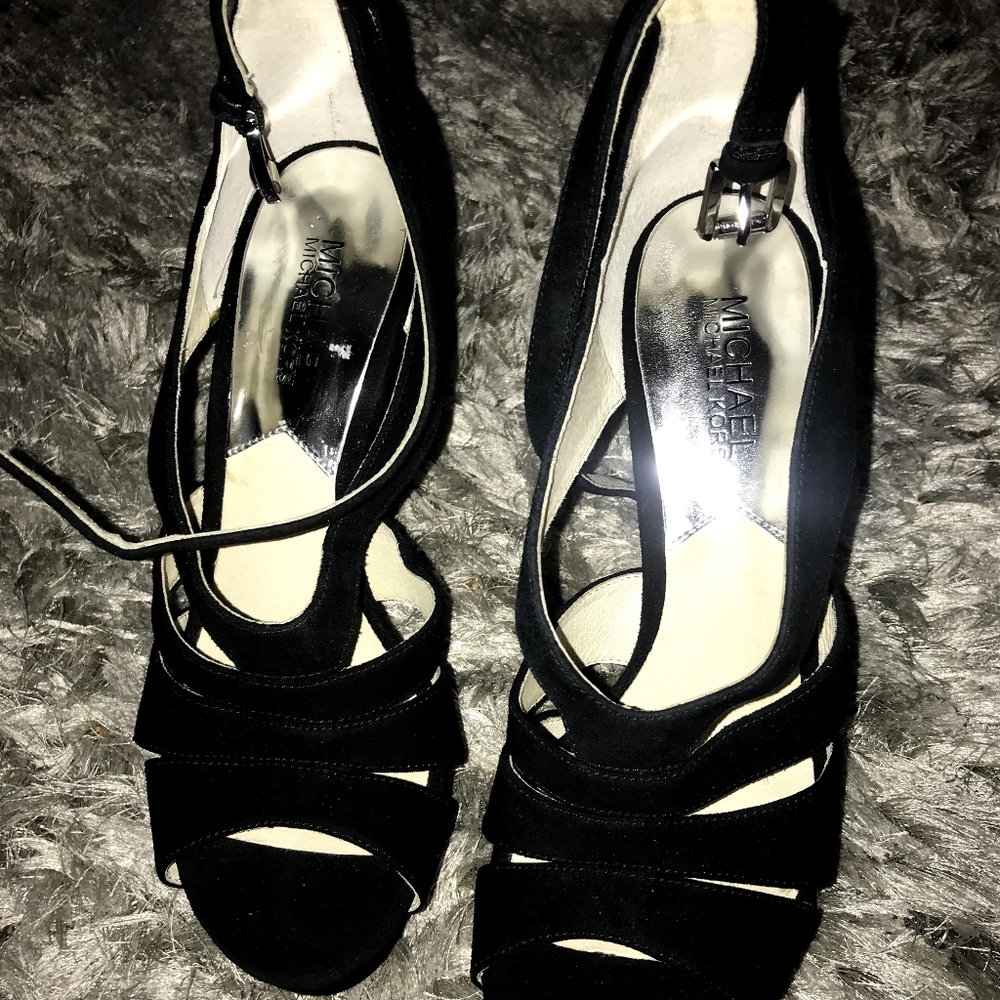 Black High Heels - Picture 3 of 3